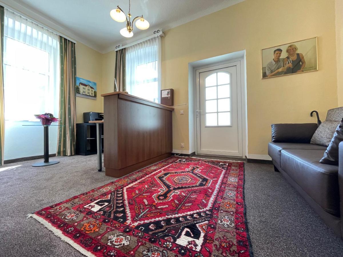 グミュント Residenz Royalアパートホテル エクステリア 写真
